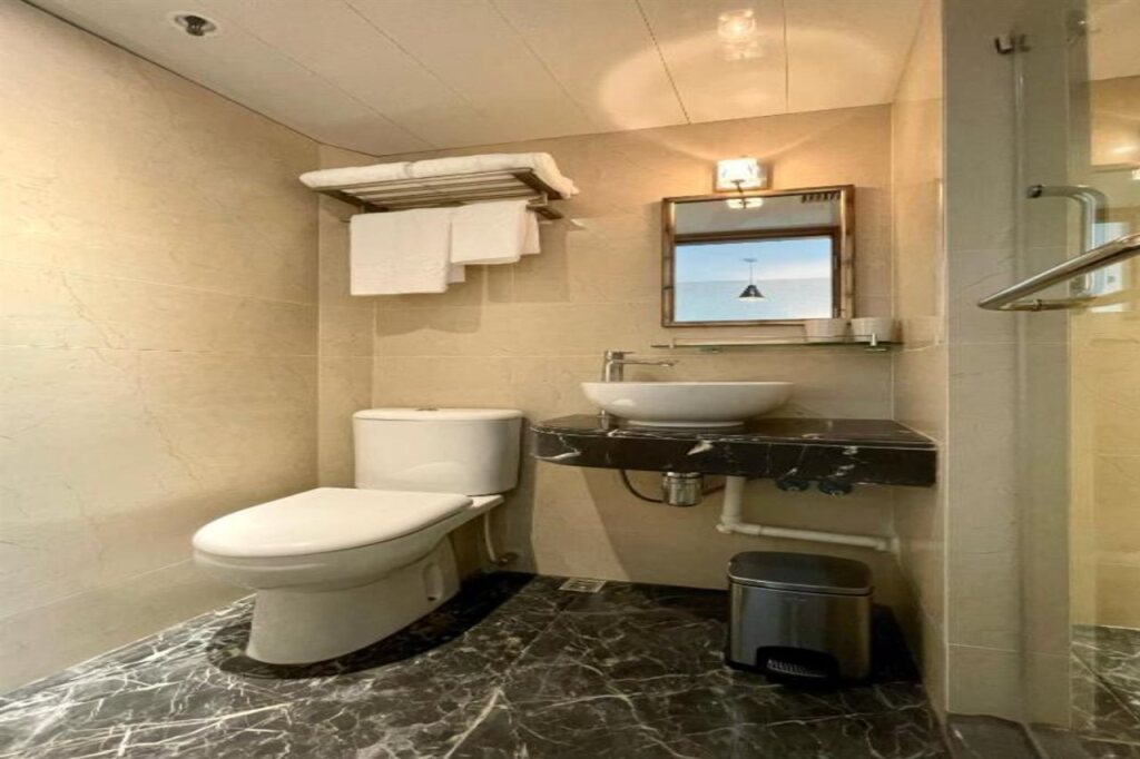 Гонконг: Lander Grand Hotel