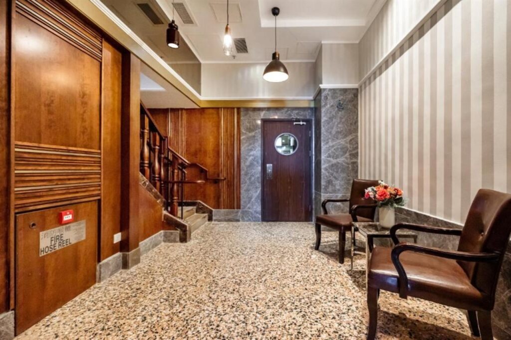 Гонконг: Lander Grand Hotel