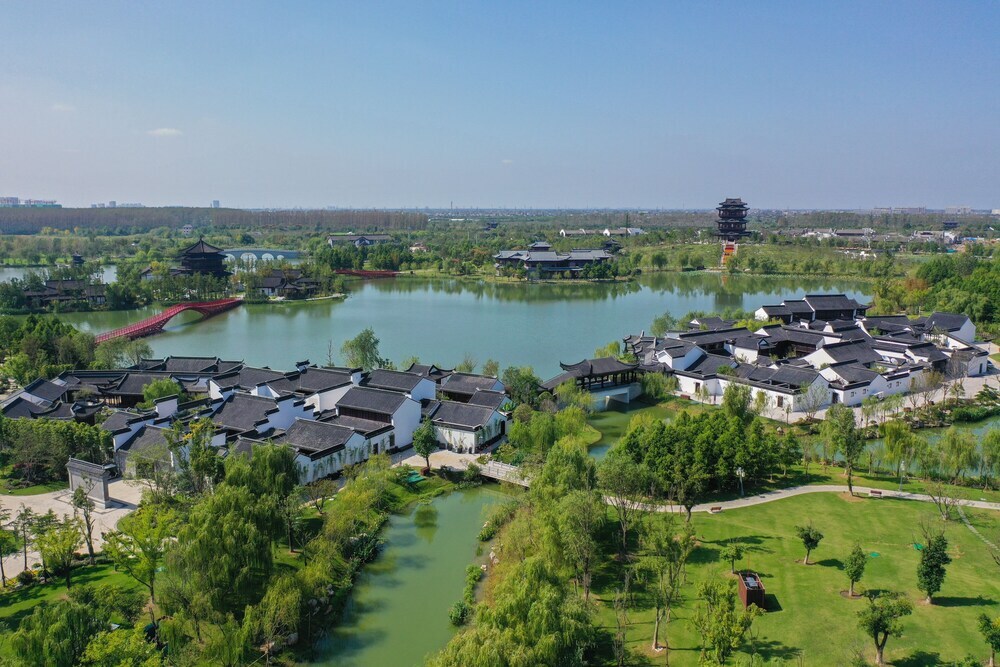 Яньчэн: Yihe lake shore Hotspring