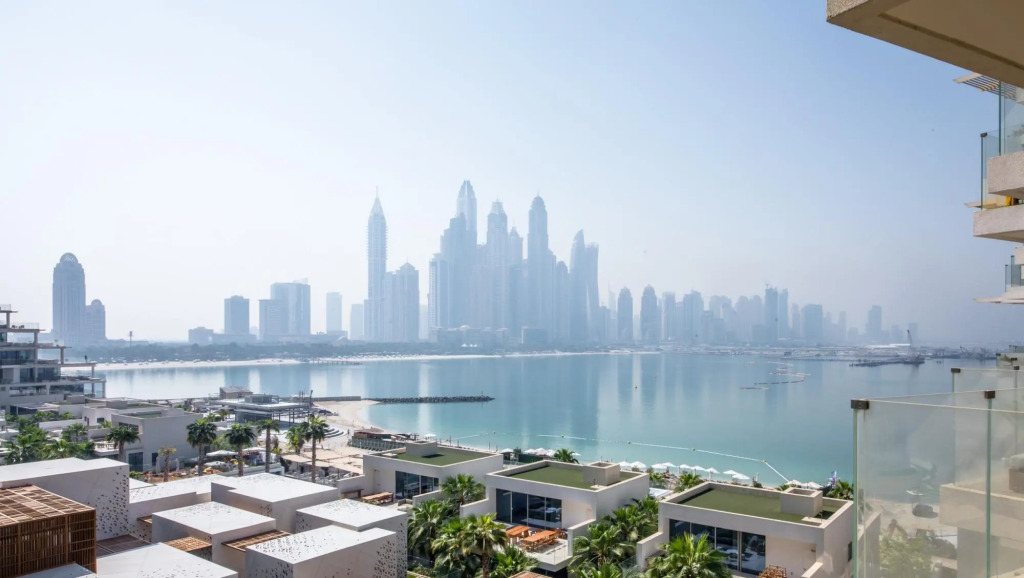 Дубай: Luxury Sea View Apt in Five Resort on the Palm