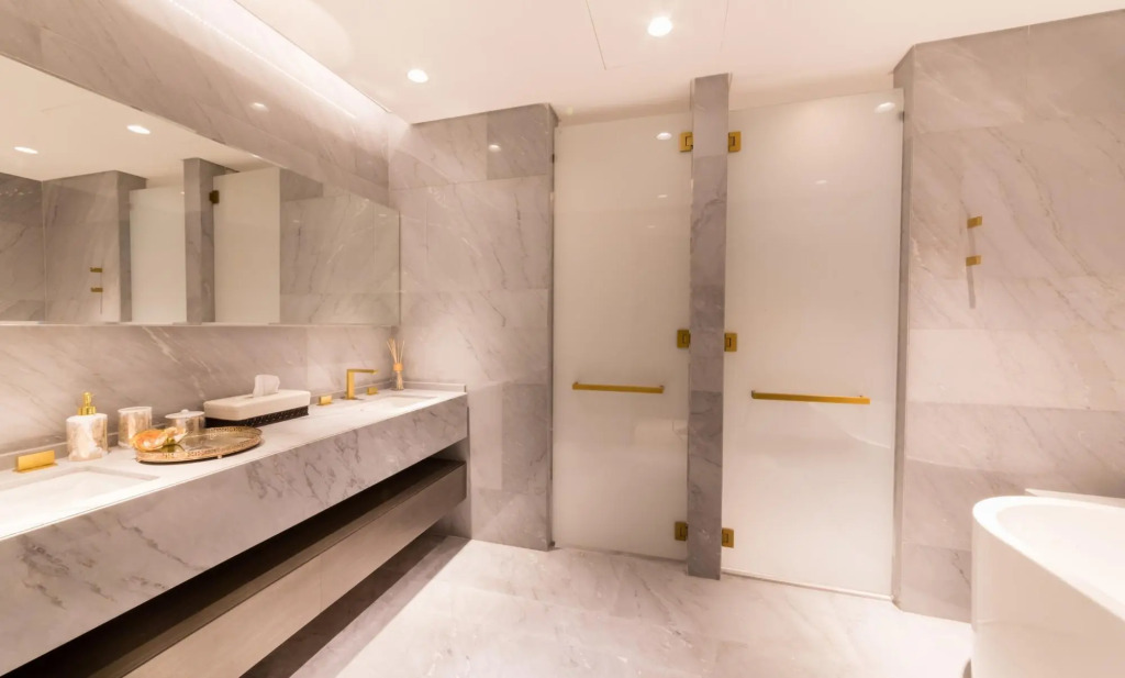 Дубай: Luxury Sea View Apt in Five Resort on the Palm