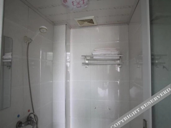 Йиян: Wanhong Hostel