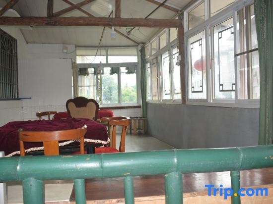 carousel image 3