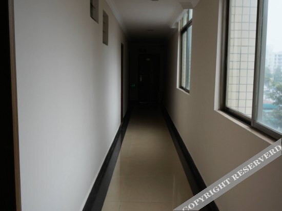 Чжаоцин: Dongsheng Hostel