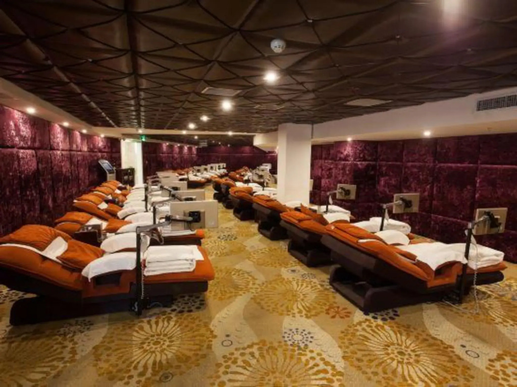 Чжэнчжоу: Binhe  Hotspring  Holiday  Hotel