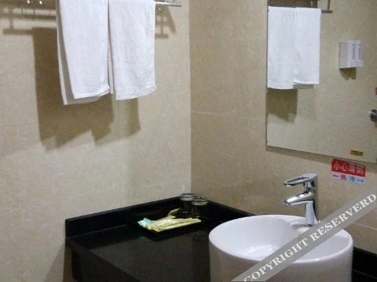 Ичан: Qingjianglong Hostel