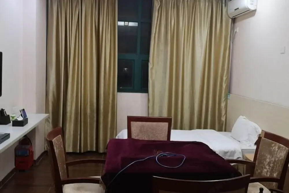 Шэньчжэнь: Yali Siji Business Hostel