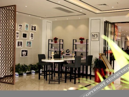 Ухань: Wuhan Business School