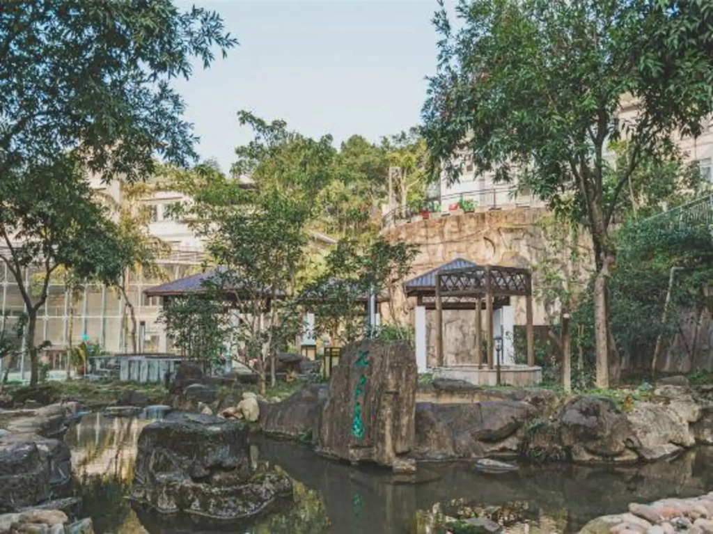 carousel image 1