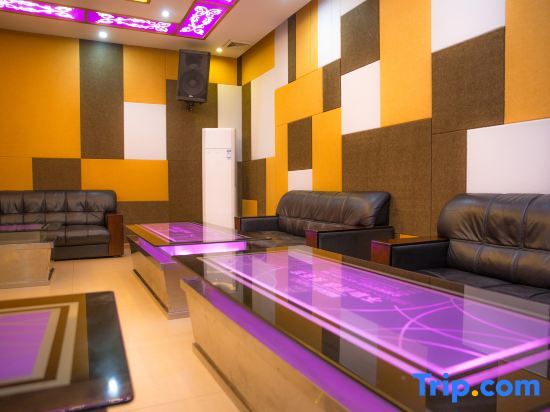 Хойчжоу: Shunyi Oriental baipenhu Hot Spring Hotel (Huizhou Huidong Baipenzhu store)
