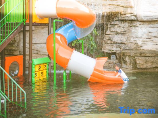 Хойчжоу: Shunyi Oriental baipenhu Hot Spring Hotel (Huizhou Huidong Baipenzhu store)