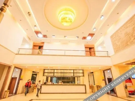 Хойчжоу: Shunyi Oriental baipenhu Hot Spring Hotel (Huizhou Huidong Baipenzhu store)