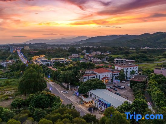 Хойчжоу: Shunyi Oriental baipenhu Hot Spring Hotel (Huizhou Huidong Baipenzhu store)