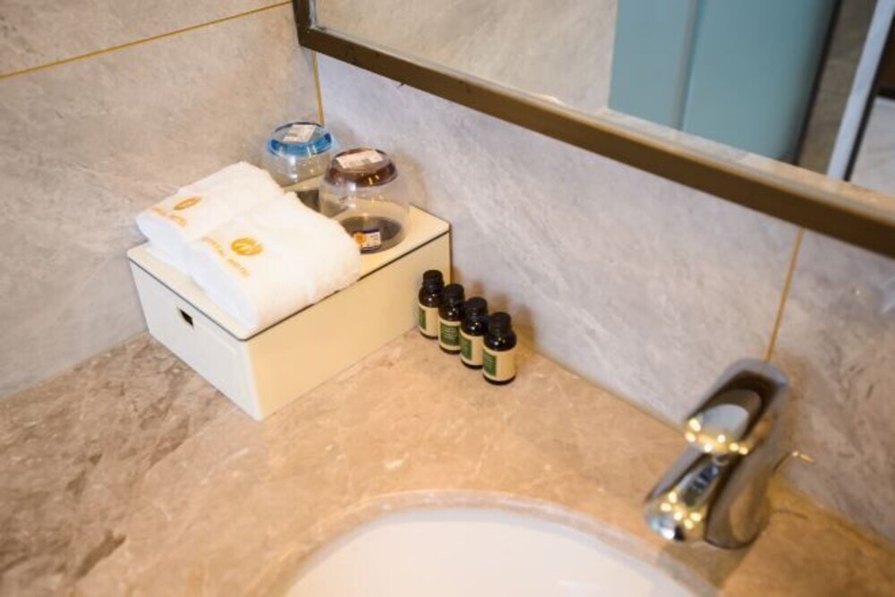Чжэньцзян: New Glory Holiday Inn