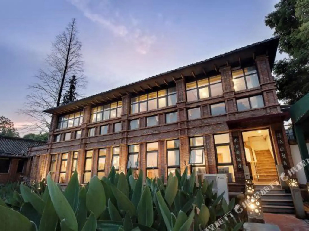 Чэнду: hongshadayuan Hostel (Chengdu sanshenghuaxiang)