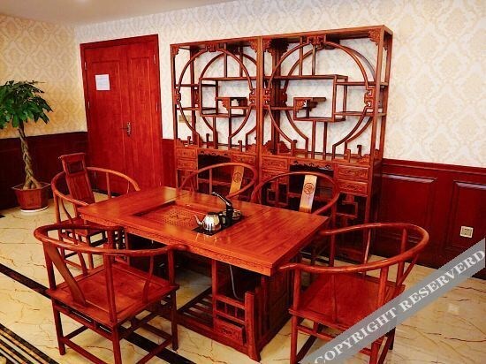 Санду: Yaopeng Hotel