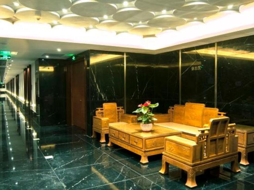 Чжуншань: 中山百盛假日酒店