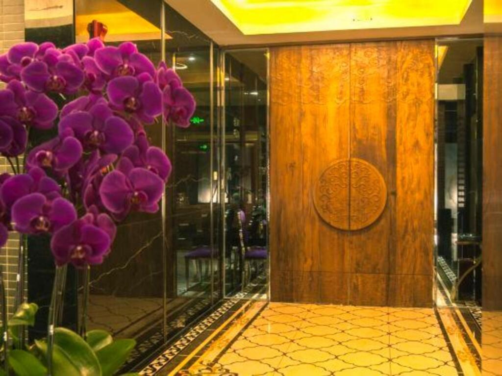 Чжуншань: 中山百盛假日酒店
