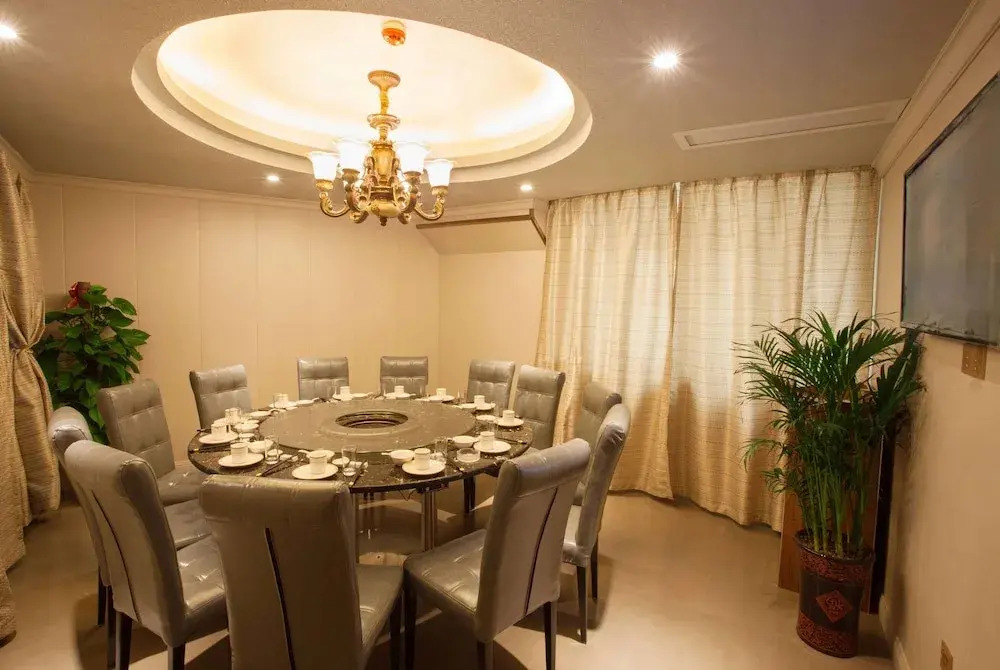 Гуйлинь: Days Inn by Wyndham Business Place Guilin Yishun