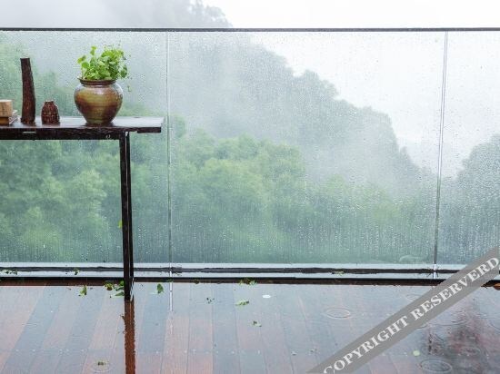 Чунцин: or Mountain and Poetry Courtyard Hostel