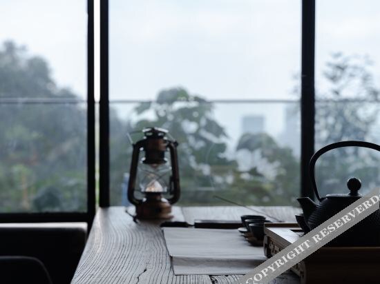 Чунцин: or Mountain and Poetry Courtyard Hostel