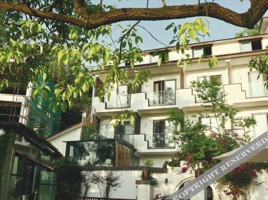 Чунцин: or Mountain and Poetry Courtyard Hostel