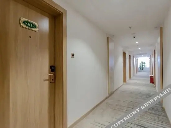 Сичан: Vienna 3 Best Hotel (Xichang Qionghai Wetland Park Hangtian Avenue)
