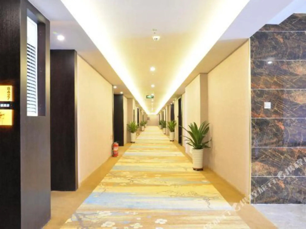 Лянфан: Qianhao Business Hotel