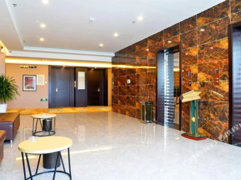 Лянфан: Qianhao Business Hotel