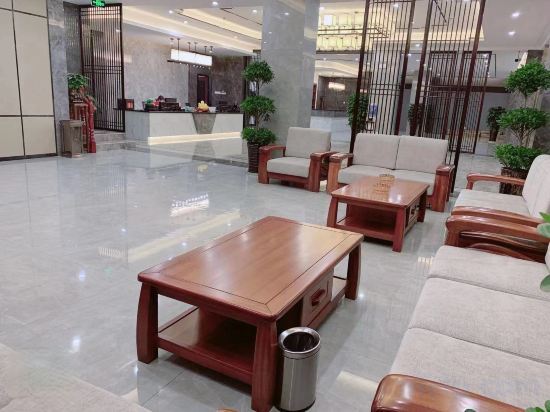 Шибинг: Shi Bing 㵲 Nice Hotel
