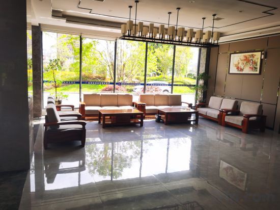 Шибинг: Shi Bing 㵲 Nice Hotel