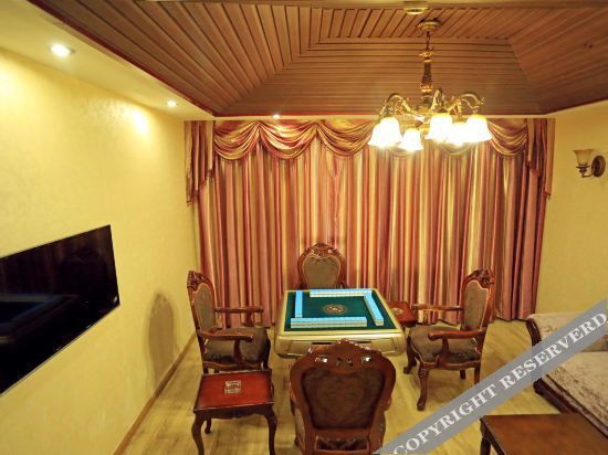 Бачжун: Hongda Hotel (Pingchang Golden Buddha Garden)