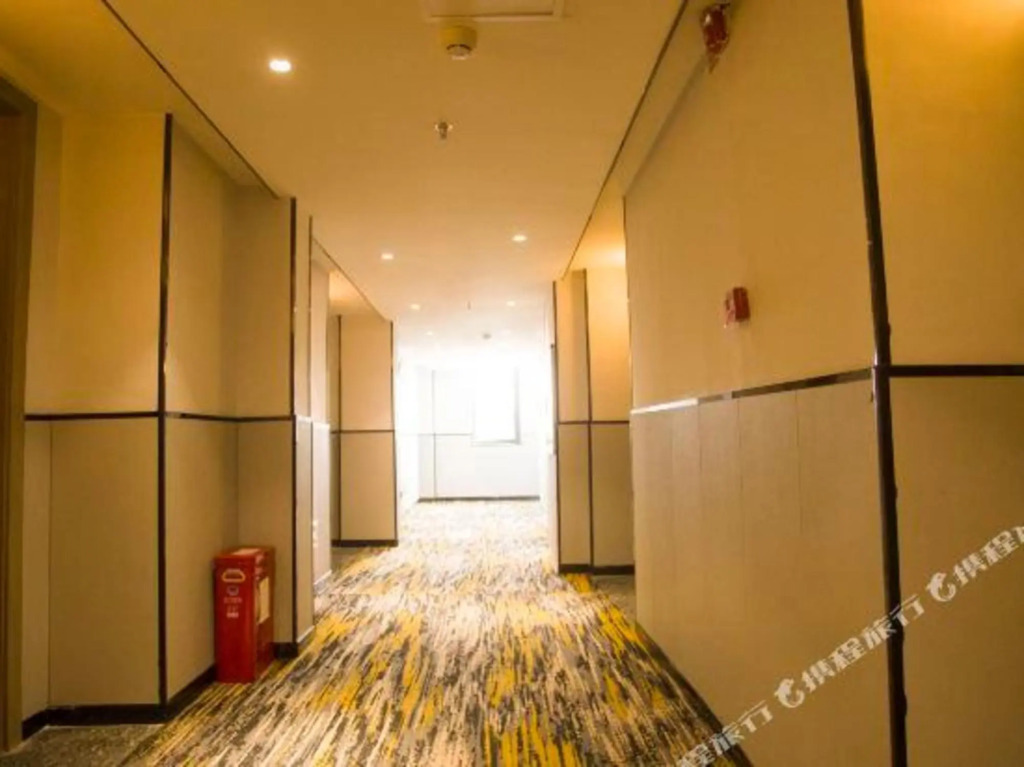 Синъи: Zhongke Hotel