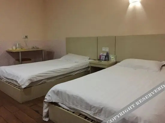 Яньчэн: Week 8 Express Hotel (Yancheng High Speed Railway Station)