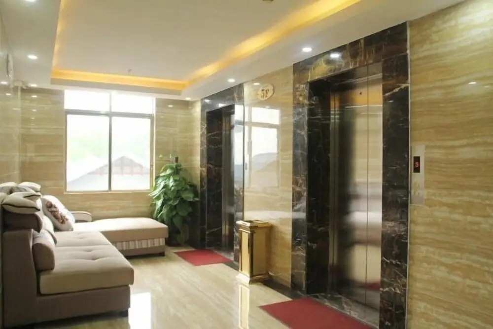 Джиангме: Park Hyatt Business Hotel (Jiangmen East High-speed Railway Station)
