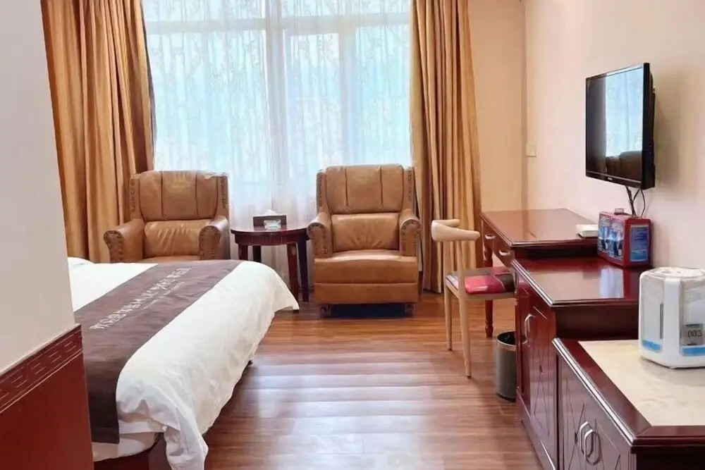 Джиангме: Park Hyatt Business Hotel (Jiangmen East High-speed Railway Station)