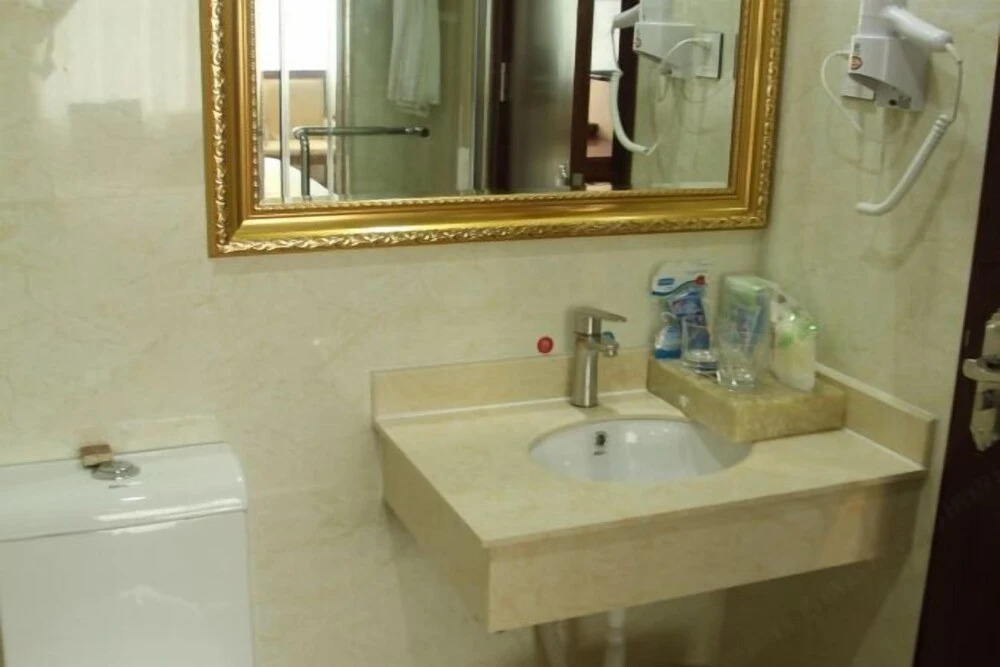 Джиангме: Park Hyatt Business Hotel (Jiangmen East High-speed Railway Station)