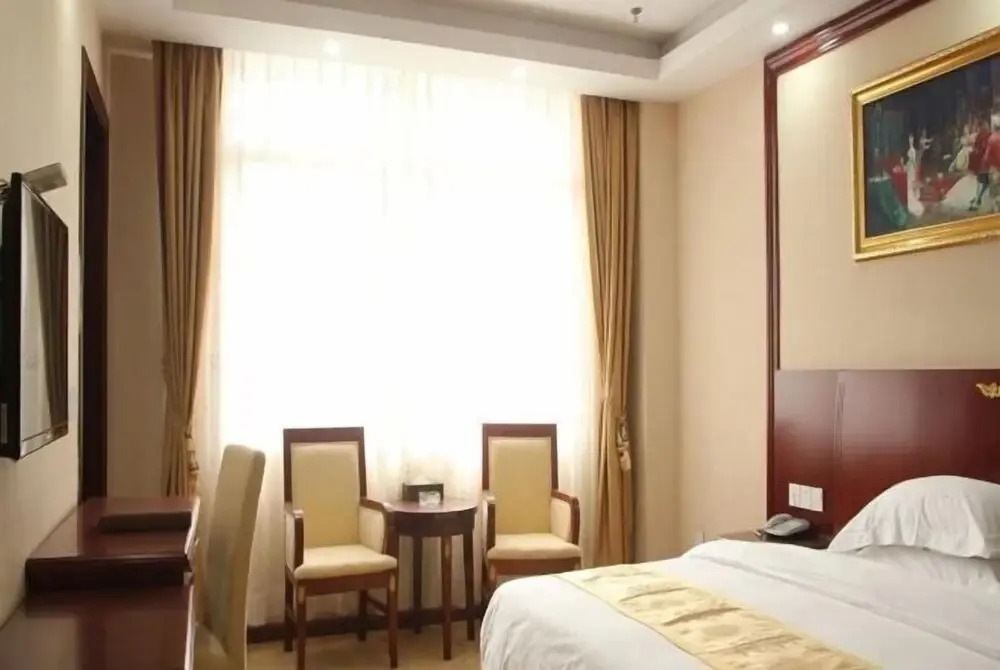 Джиангме: Park Hyatt Business Hotel (Jiangmen East High-speed Railway Station)