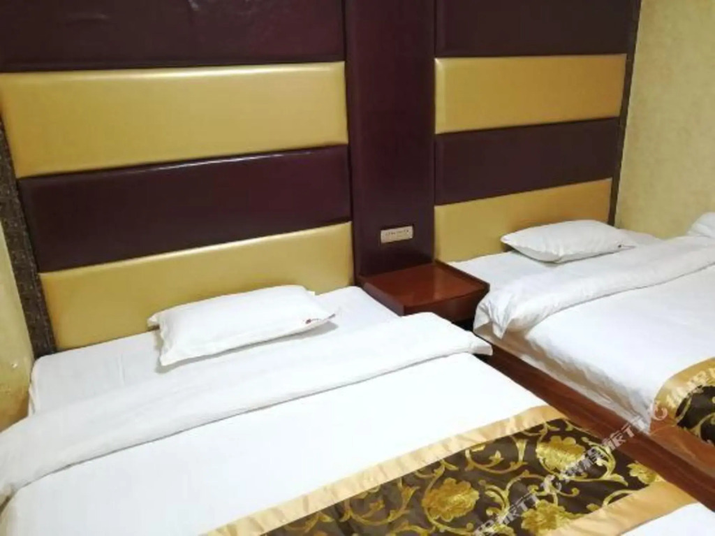 Текес: Ninth five year Express Hotel