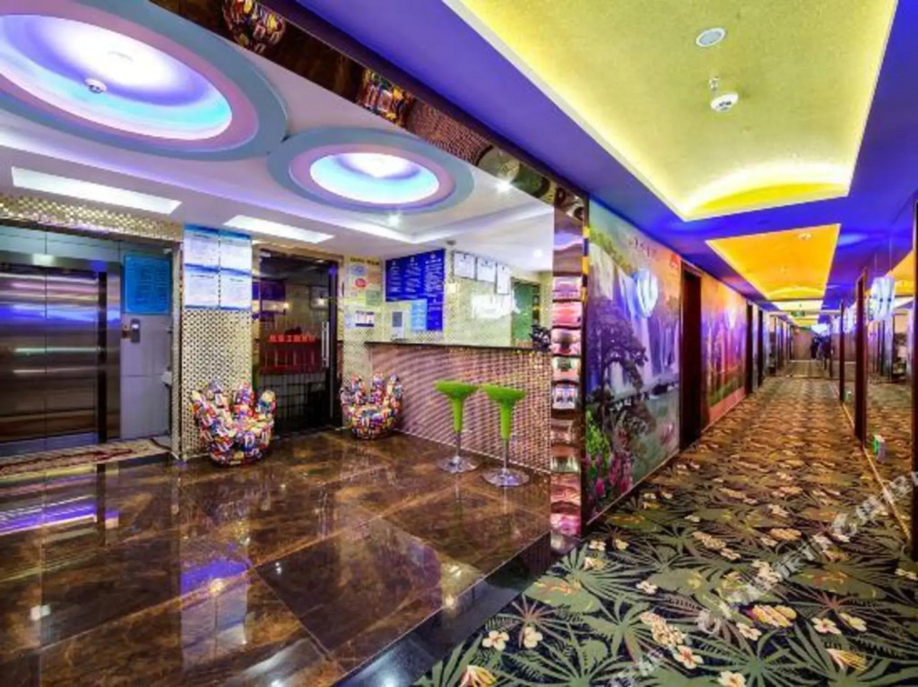 Шаоксинг: Shaoxing Jing'ai Theme Hotel