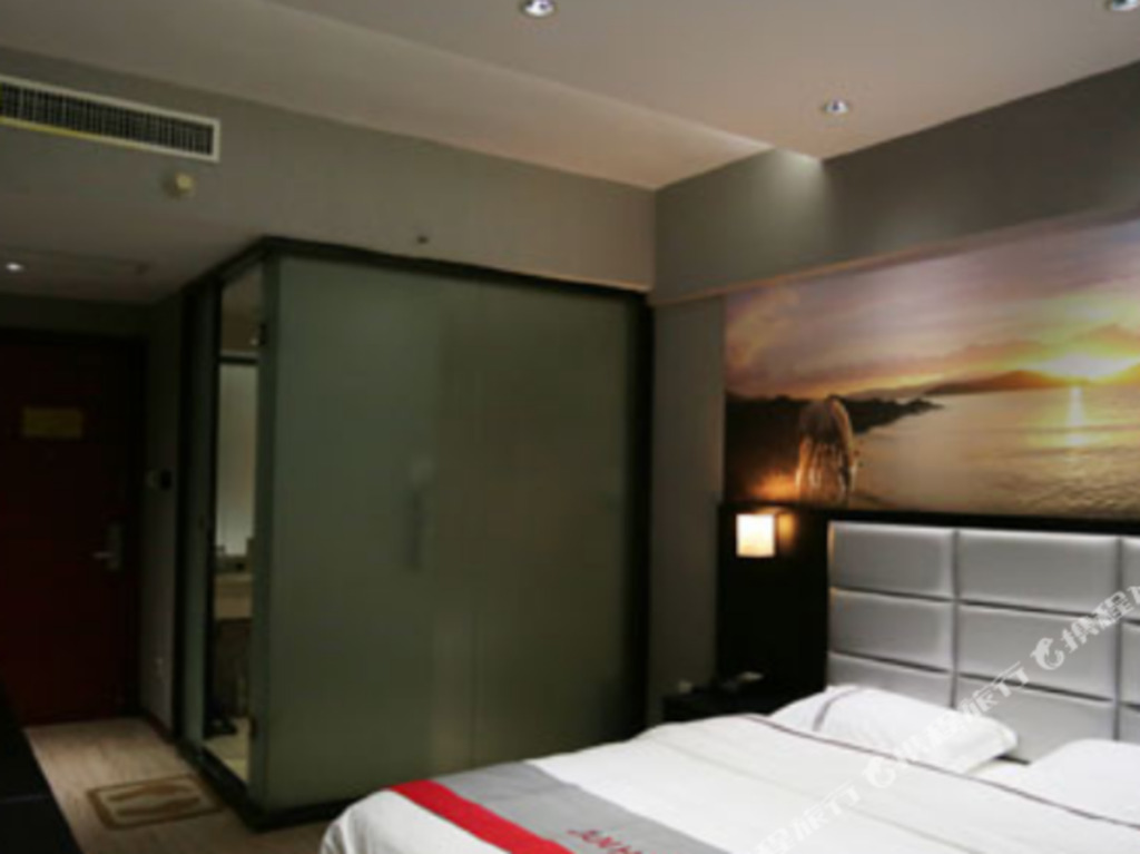 Вэйнань: Junyi Hotel (Weinan Baishui Dongfeng Road Yadong Branch)