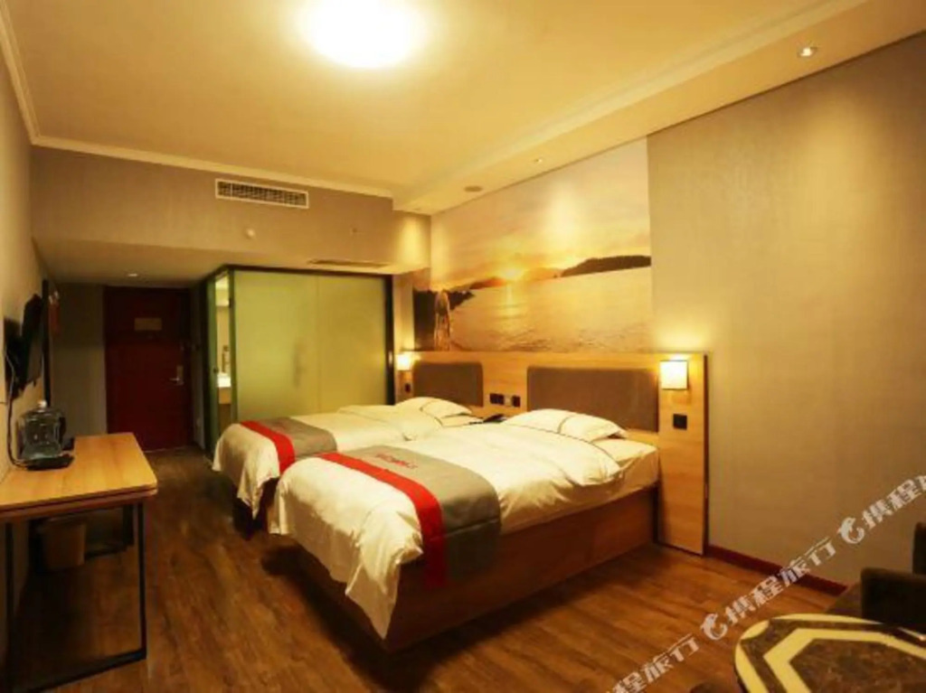 Вэйнань: Junyi Hotel (Weinan Baishui Dongfeng Road Yadong Branch)