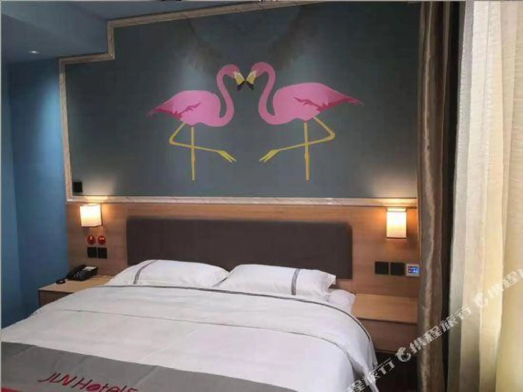 Вэйнань: Junyi Hotel (Weinan Baishui Dongfeng Road Yadong Branch)
