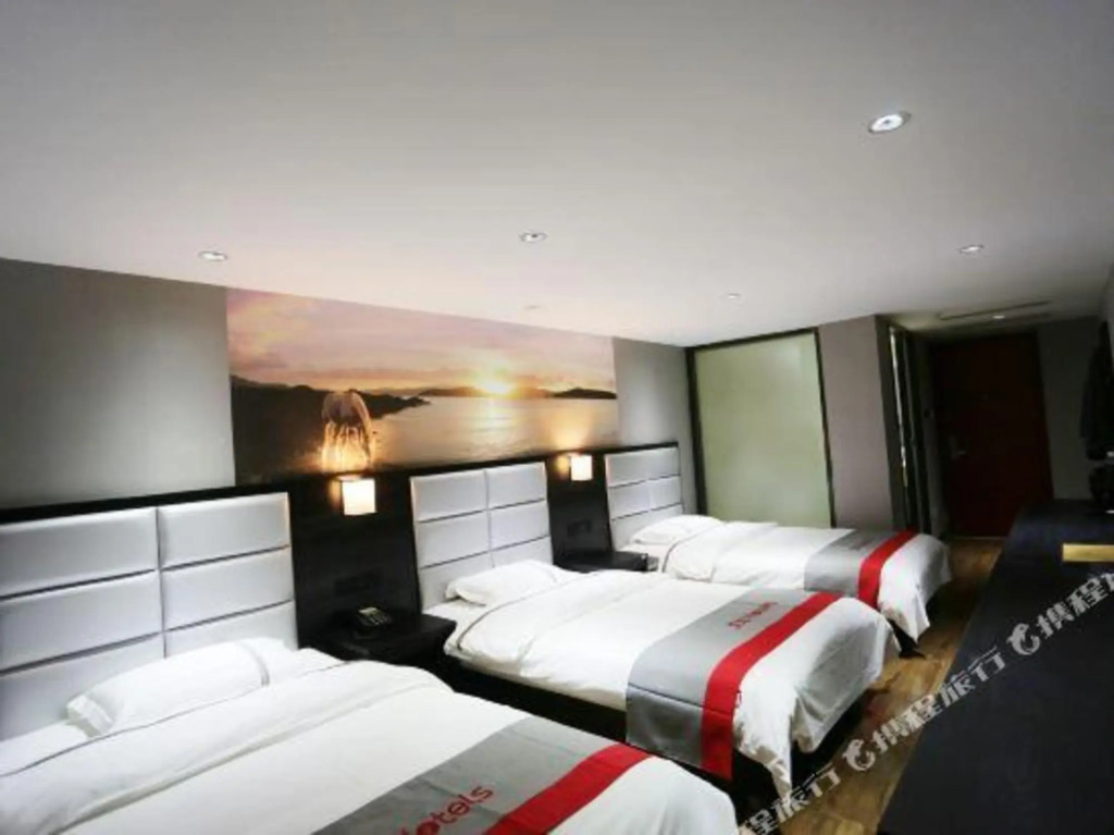 Вэйнань: Junyi Hotel (Weinan Baishui Dongfeng Road Yadong Branch)