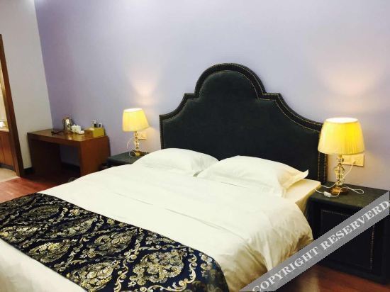 Хойчжоу: Qiansu Light Luxury Apartment (Daxiwan West District Country Garden Feicuishan)
