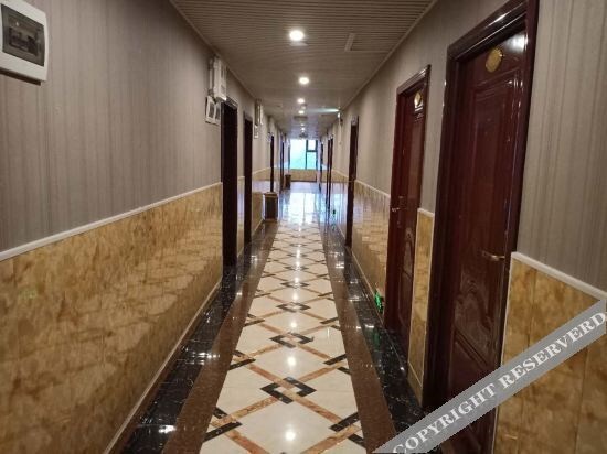 Кайфын: Yipai Chain Hotel (Qixian County Middle School Shop)