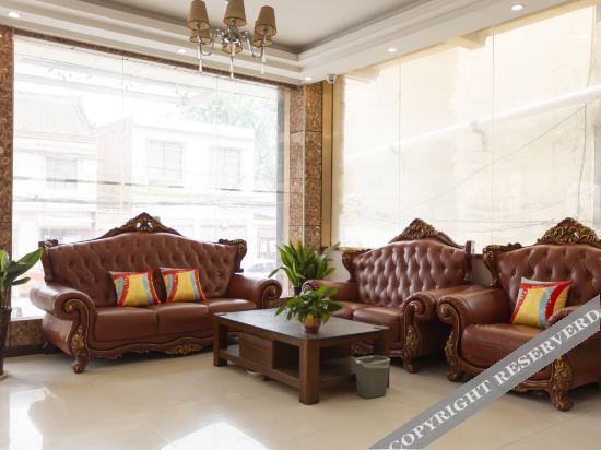 Кайфын: Yipai Chain Hotel (Qixian County Middle School Shop)