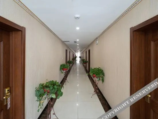 Oyo Heze Palace Hotel (Caozhou Peony Garden Store) — фото 4