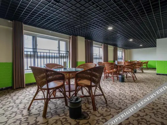 Хецзе: Oyo Heze Palace Hotel (Caozhou Peony Garden Store)