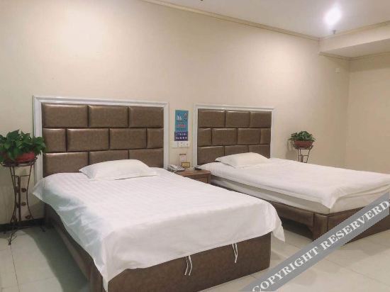 Хецзе: Oyo Heze Palace Hotel (Caozhou Peony Garden Store)